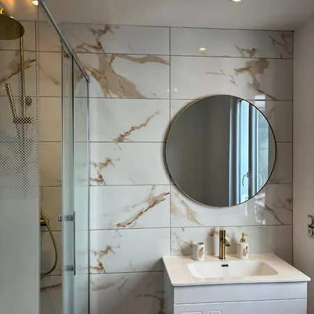 Les Orchidees Et Les Marguerites