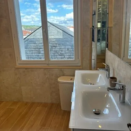 Les Orchidees Et Les Marguerites Lourdes