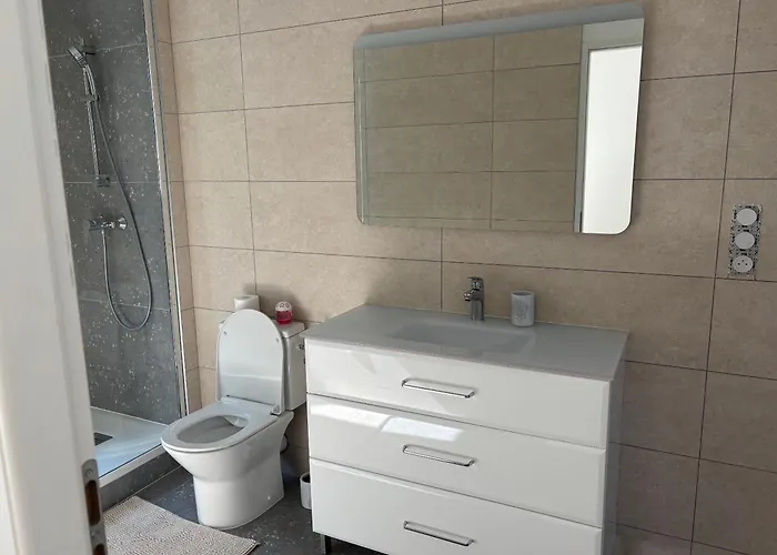 Les Orchidees Et Les Marguerites Lourdes