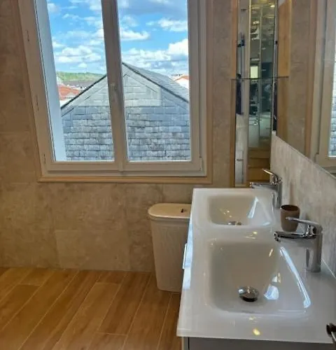 Les Orchidees Et Les Marguerites Lourdes